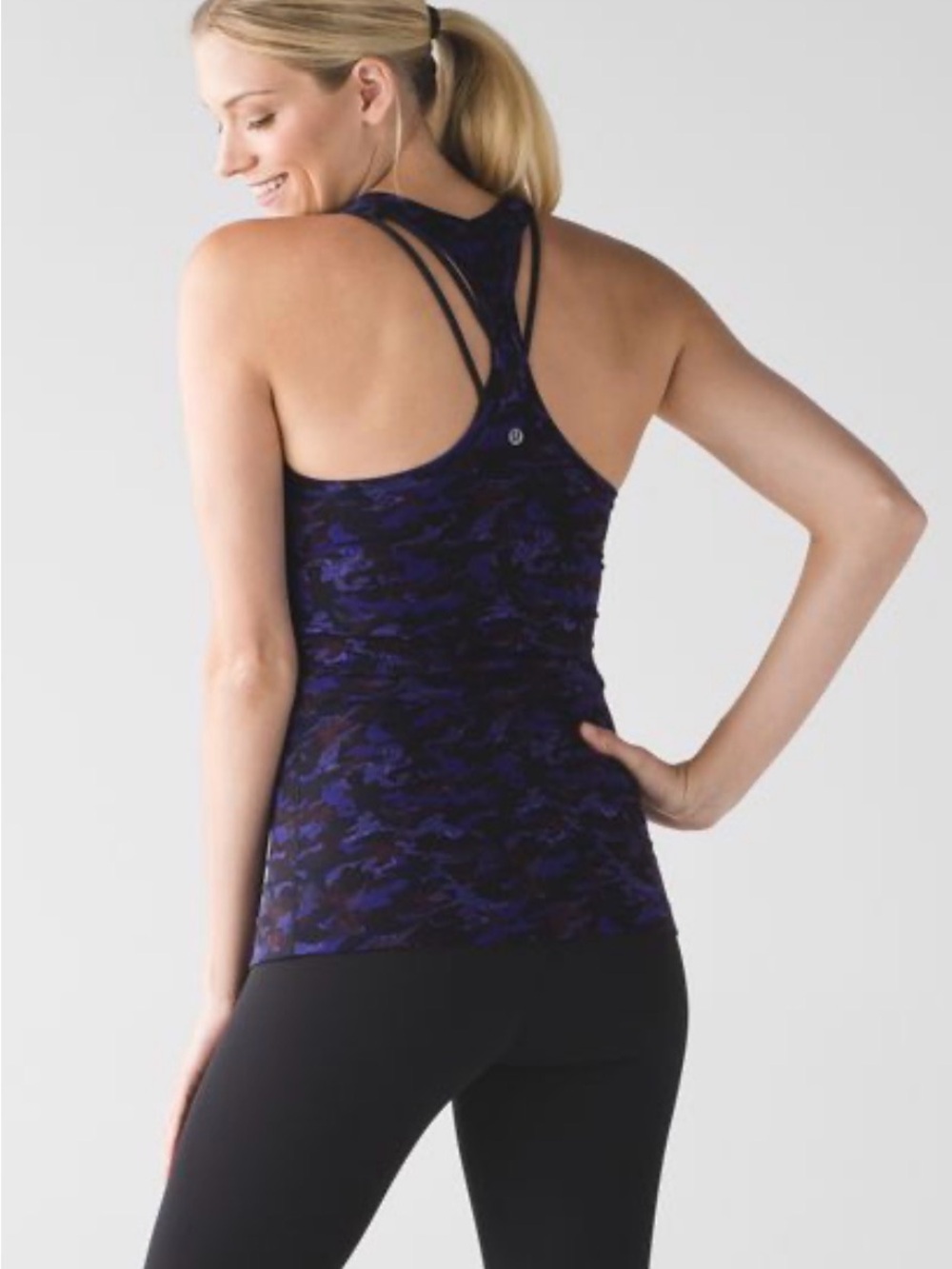 Lululemon Cool Racerback II
Mini Hounds Camo Emperor Blue Black Size 8